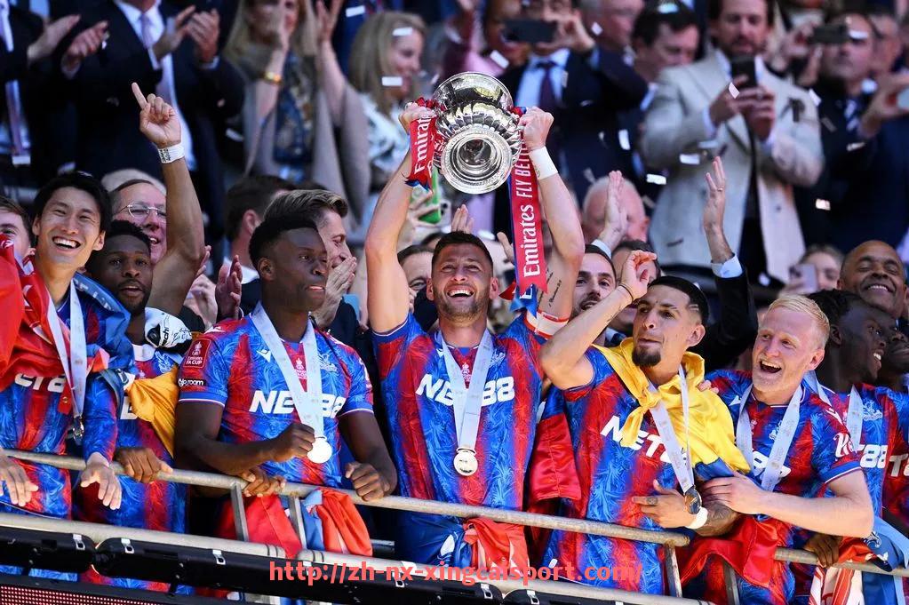 杏彩体育-法甲马赛球迷助威方式:探讨法甲马赛球迷独特的助威方式与文化特色