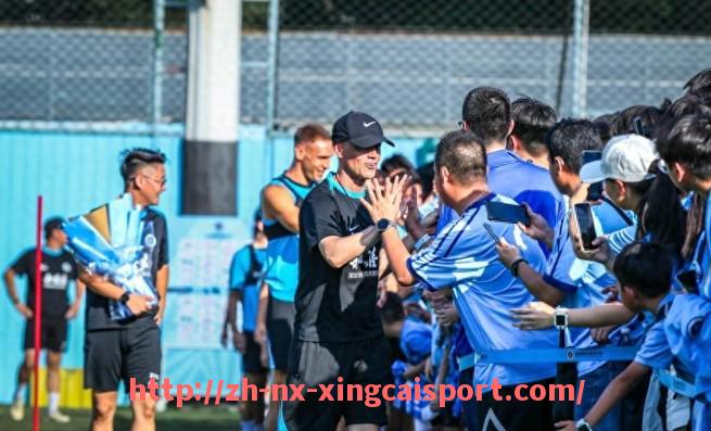 杏彩体育-英超球队教练变动与战术调整